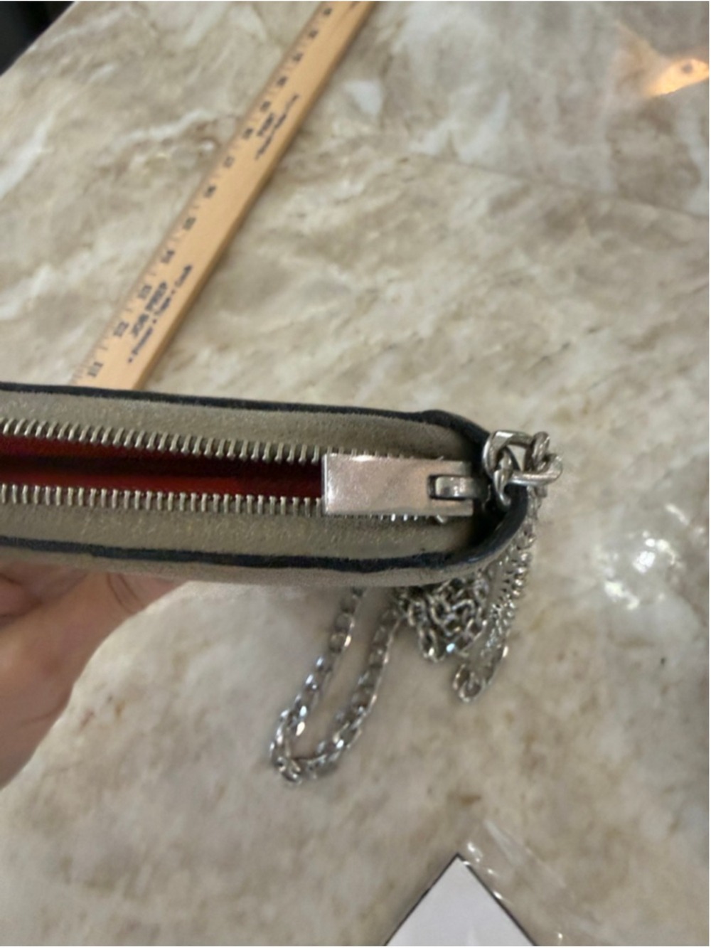 Celine authenticated Beige Red Leather Wallet Zippy style. Added chain. Good - Picture 4 of 12